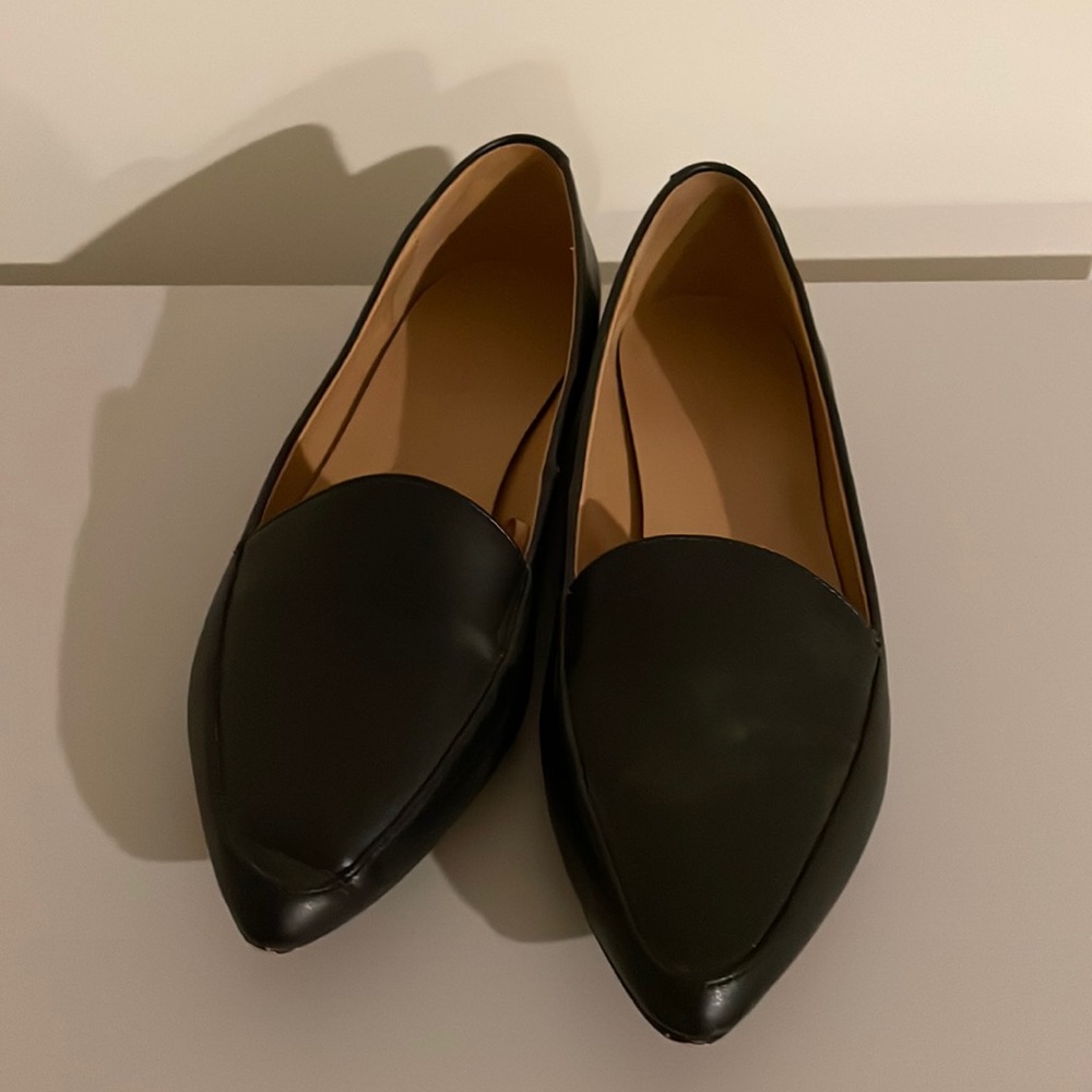 Banana Republic size 9 loafer style flats